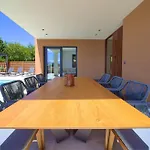 Viverum With Heated Salt Water Pool