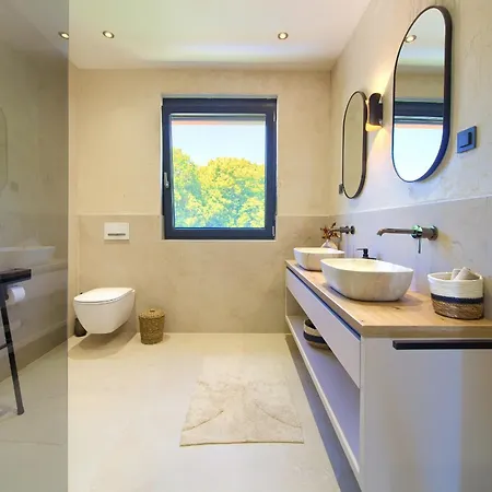 Viverum With Heated Salt Water Pool * Baska (Krk)