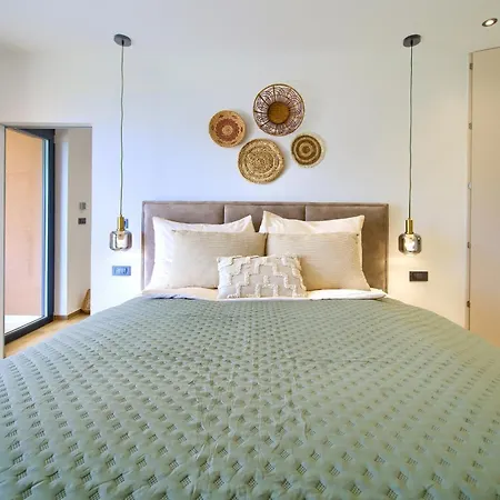 Villa Viverum With Heated Salt Water Pool Baska (Krk)