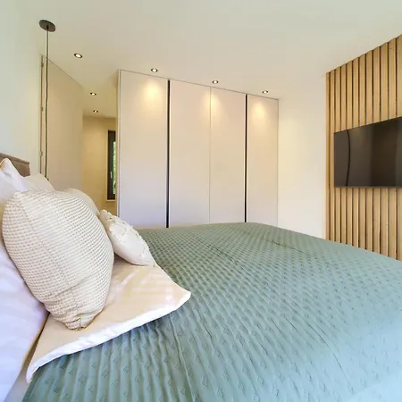 Viverum With Heated Salt Water Pool