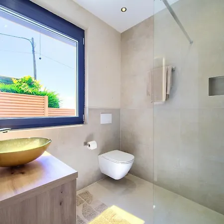 Viverum With Heated Salt Water Pool Villa *