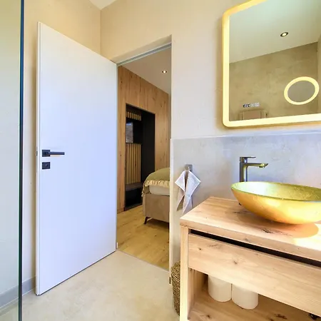 Vila Viverum With Heated Salt Water Pool