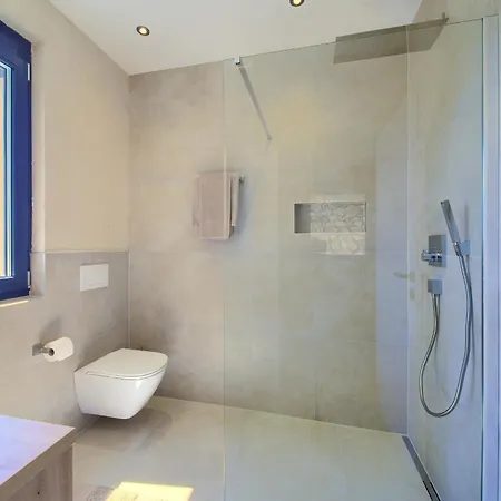 Viverum With Heated Salt Water Pool