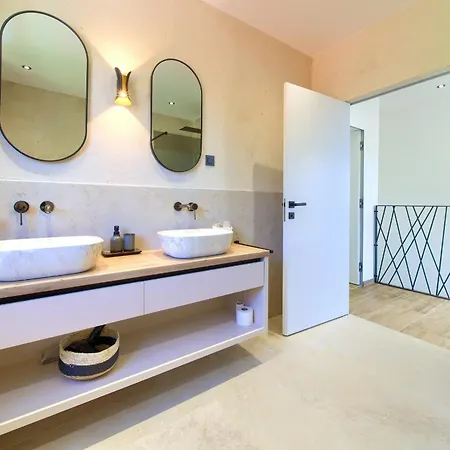 Villa Viverum With Heated Salt Water Pool Baska (Krk)