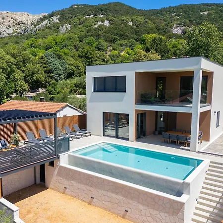 Villa Viverum With Heated Salt Water Pool *