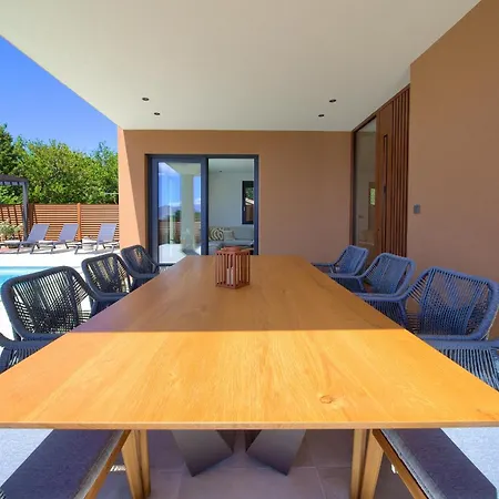 Viverum With Heated Salt Water Pool