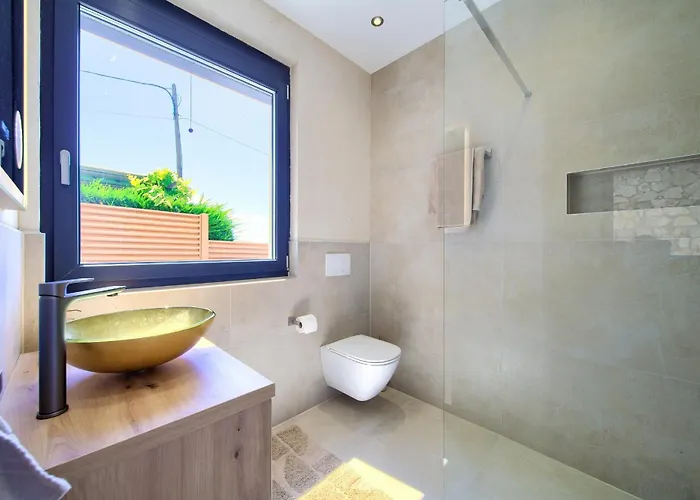 Viverum With Heated Salt Water Pool Willa *
