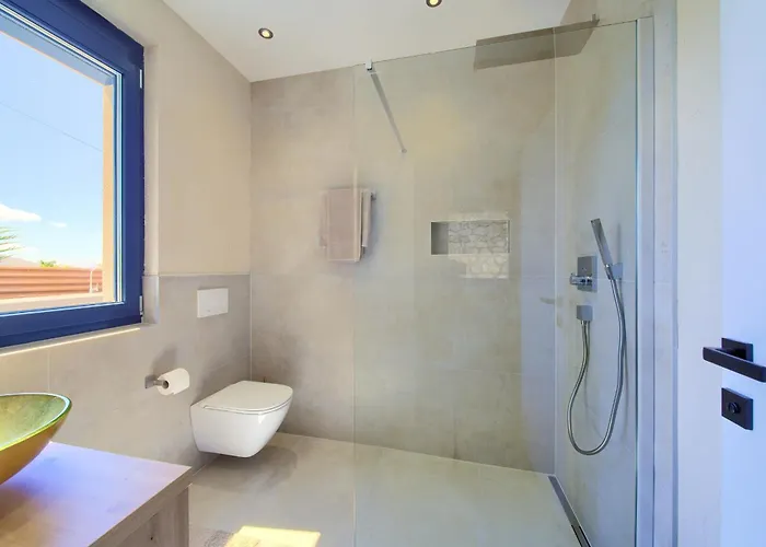 Viverum With Heated Salt Water Pool