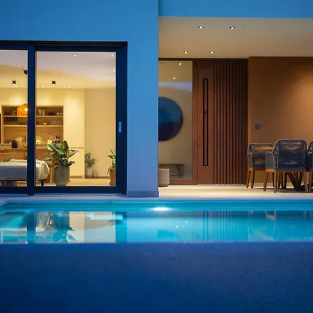 Villa Viverum With Heated Salt Water Pool