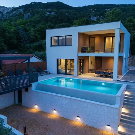 Viverum With Heated Salt Water Pool *