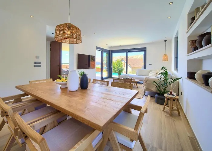 Villa Viverum With Heated Salt Water Pool