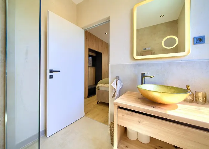 Villa Viverum With Heated Salt Water Pool